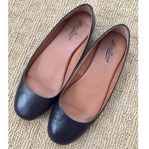 Lucky Brand Flats - Black - Size 7